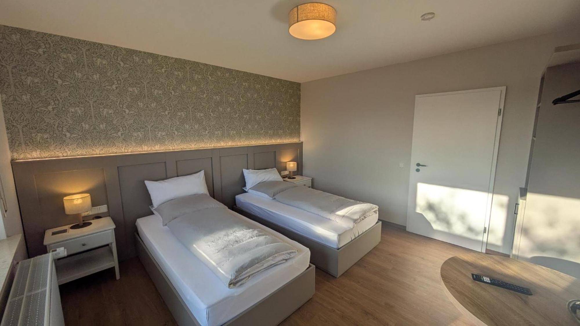 Landhotel Sonneneck - Breuna Im Naturpark Bagian luar foto
