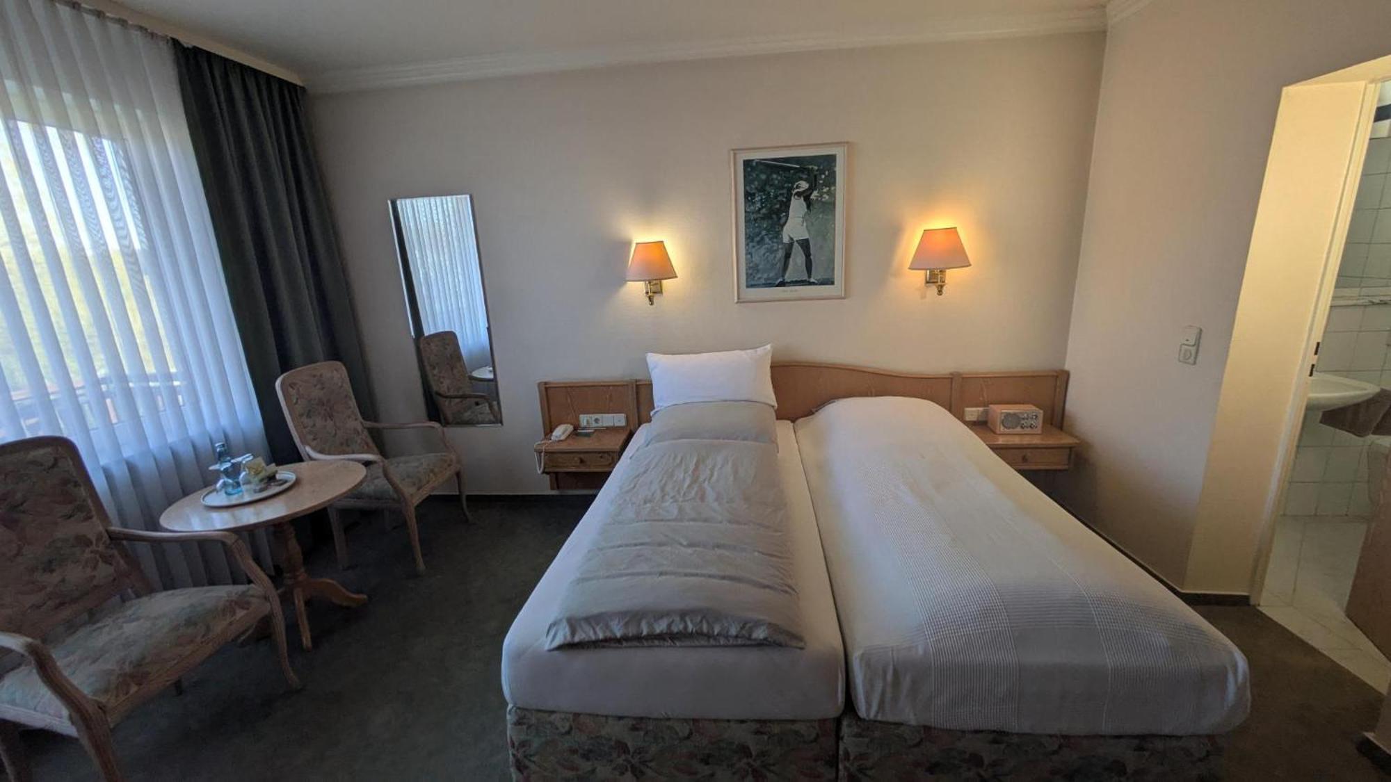Landhotel Sonneneck - Breuna Im Naturpark Bagian luar foto